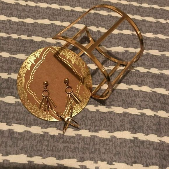 Francesca's Women's Gold Post Dangle Earrings & Fashion Jewelry Cuff Bracelet - Picture 2 of 12